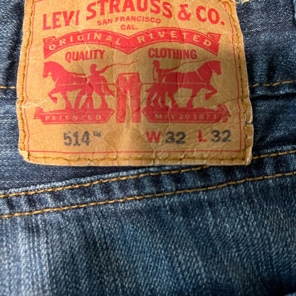 Levi  Strauss and Company men’s 514 straight leg relaxed size 32 x32